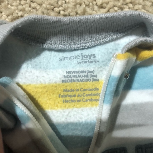 Carter’s onesie - Picture 2 of 2